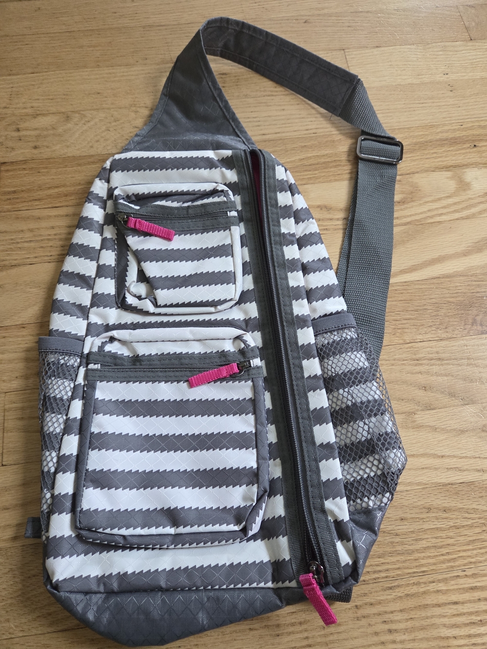 Thirty One Sling Back Bag in Grey Wave